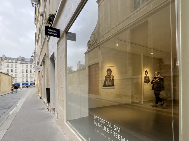 Devanture d’une galerie d’art à paris